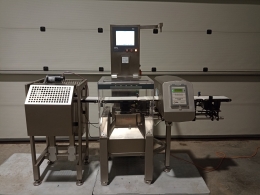 Metal detector and checkweigher with ejector